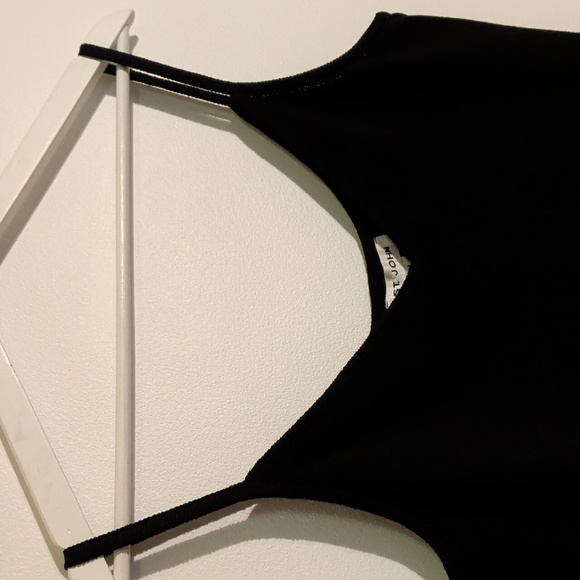 ST JOHN black tank top - size medium - Picture 5 of 7